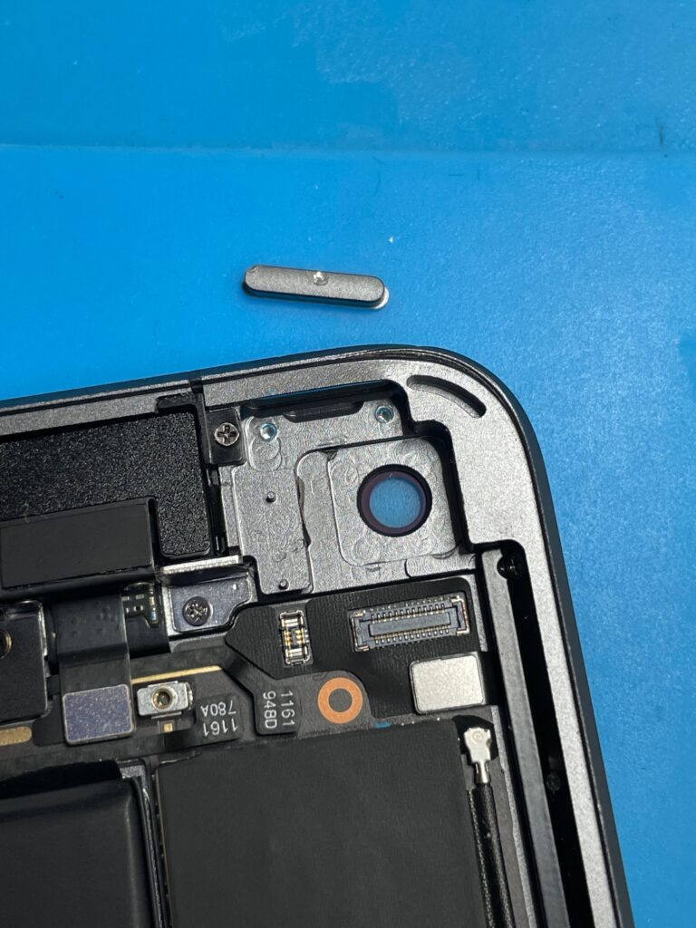 【押せない】iPad mini5の電源ボタン陥没修理！