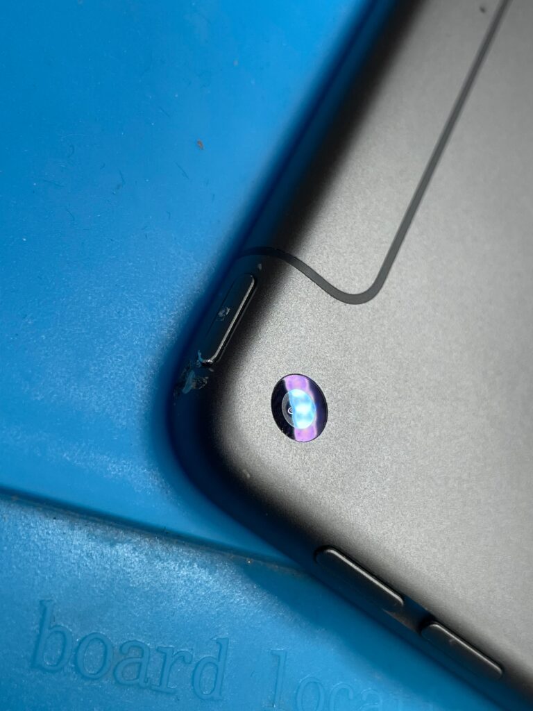 【押せない】iPad mini5の電源ボタン陥没修理！