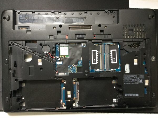 HP ZBook 17 G2 冷却ファンクリーニング