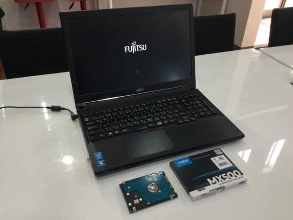 FUJITSU LIFEBOOK A744/H SSD換装・メモリ増設