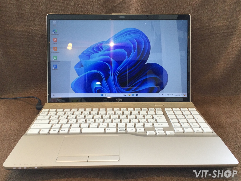 FUJITSU LIFEBOOK AH53/B3