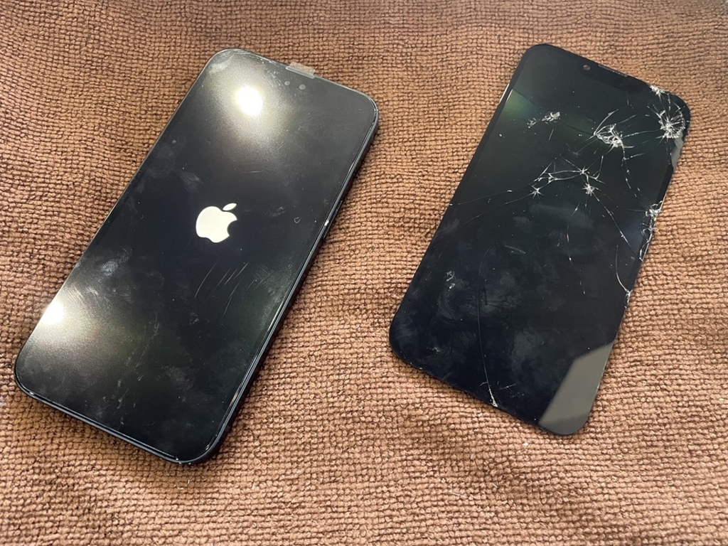 iPhone13 フロントパネル交換