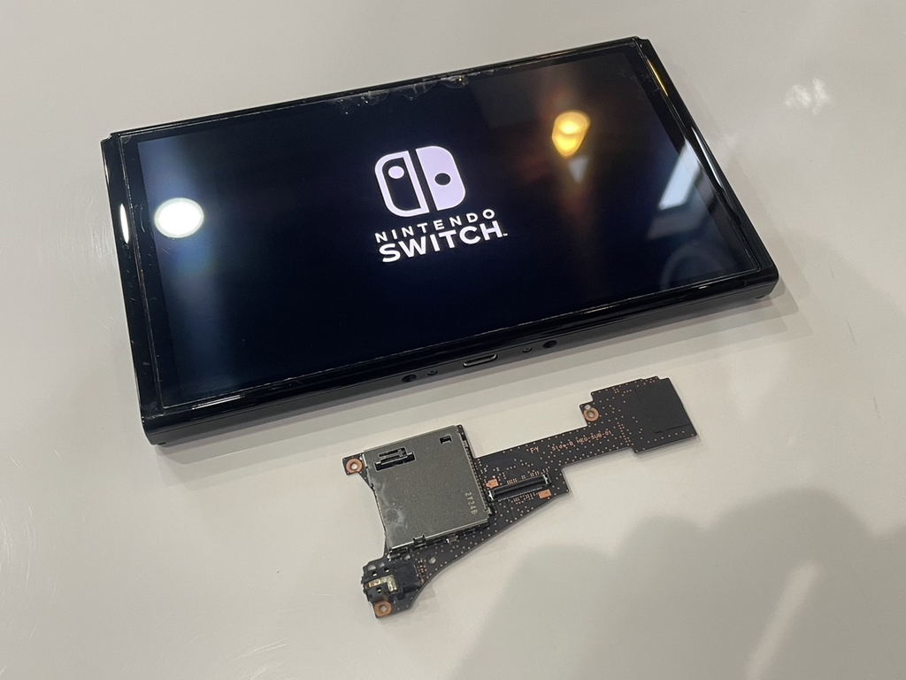 NINTENDO Switch(有機ELモデル) カードスロット交換