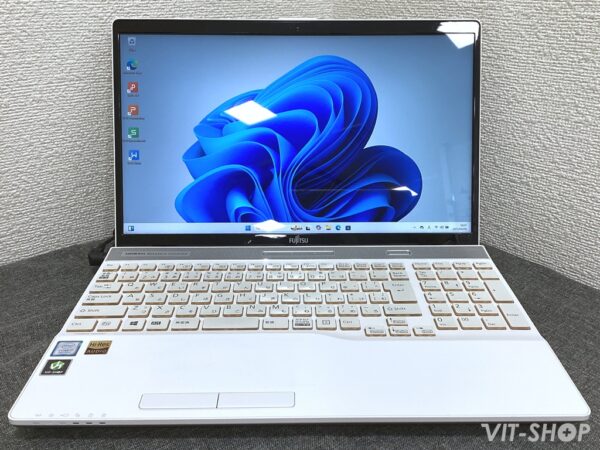 FUJITSU LIFEBOOK AH53/B3