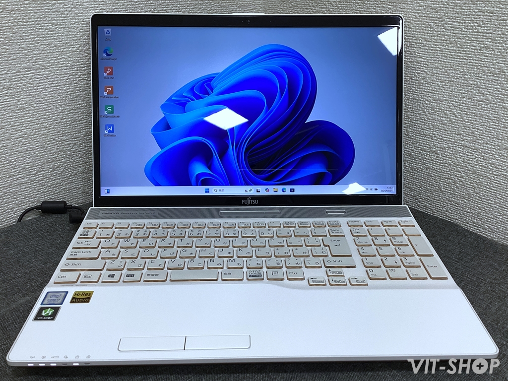 FUJITSU LIFEBOOK AH53/B3