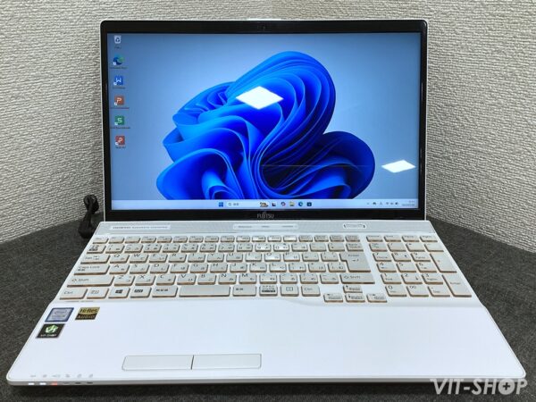 FUJITSU LIFEBOOK AH52/D1