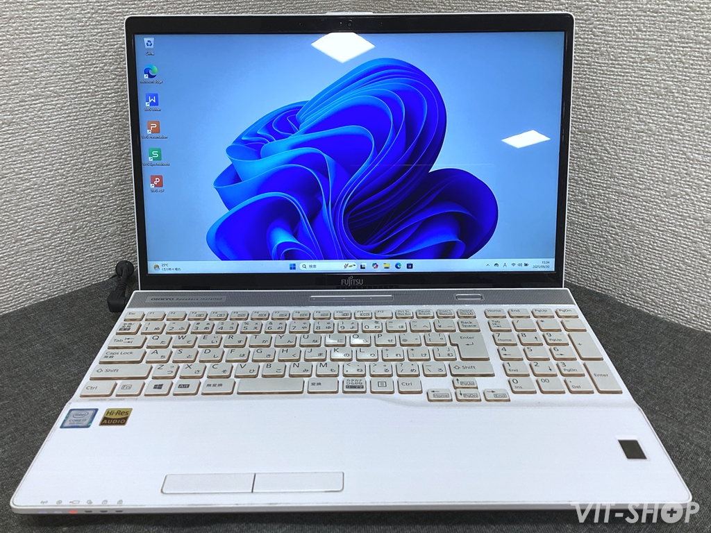FUJITSU LIFEBOOK AH77/B3