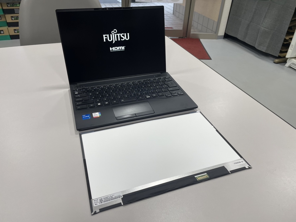 FUJITSU LIFEBOOK WU2/H1 液晶パネル交換