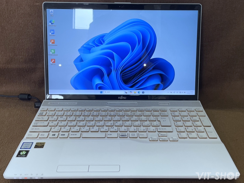 FUJITSU LIFEBOOK AH53/B3