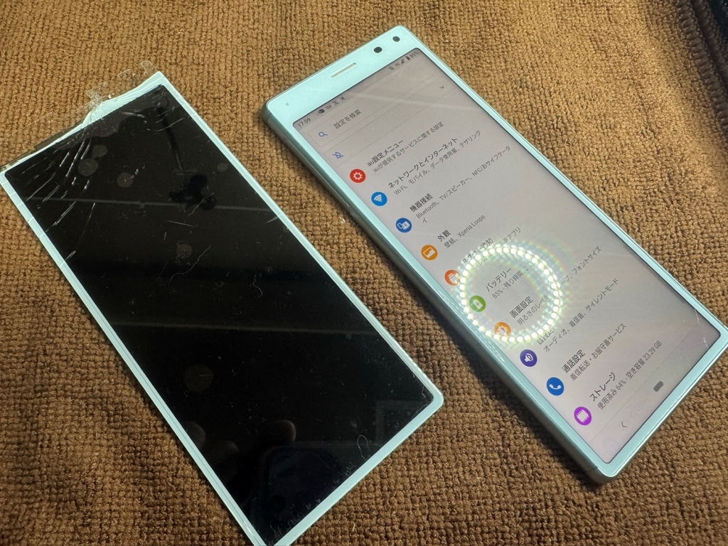 Xperia 8 パネル交換