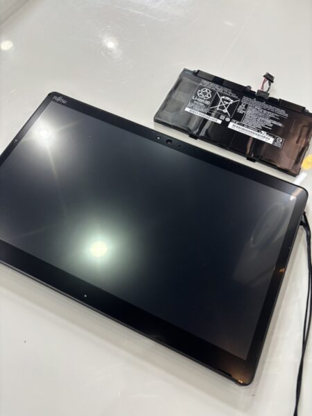 富士通ARROWSTAB Q739/AE バッテリー交換