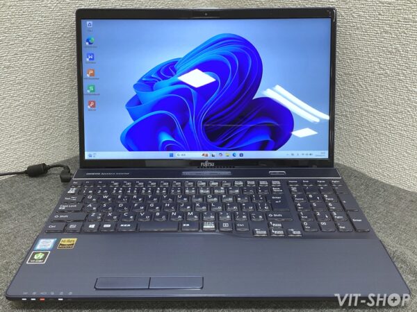 FUJITSU LIFEBOOK AH77/D1