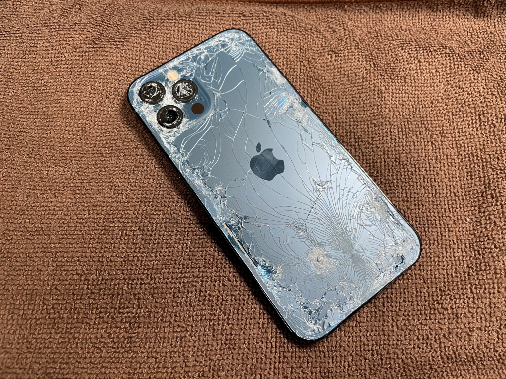 iPhone12Pro リアガラス交換