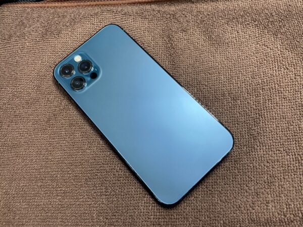iPhone12Pro リアガラス交換