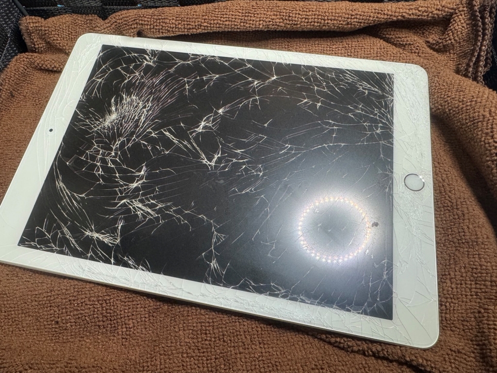 iPad6 タッチパネル交換