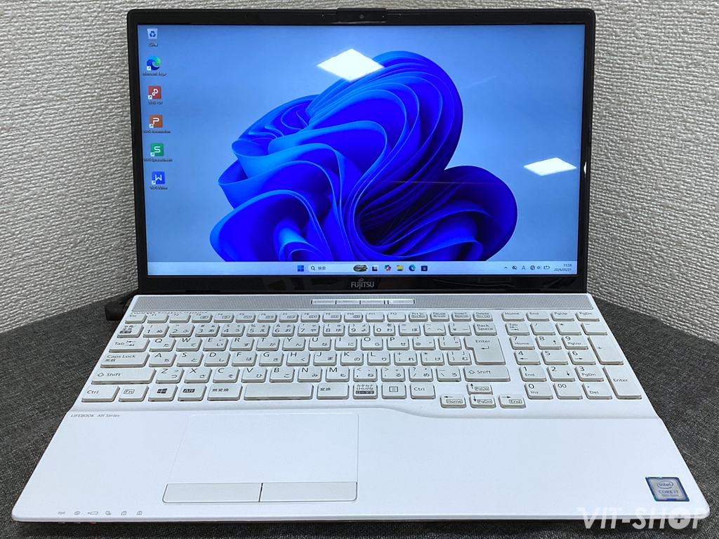FUJITSU LIFEBOOK AH77/D3