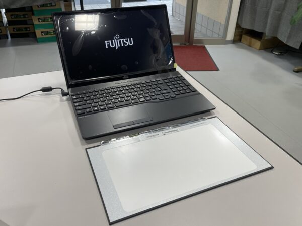 FUJITSU LIFEBOOK WAB/F 液晶パネル交換｜画面割れ・表示不良