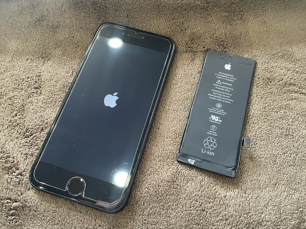 iPhone SE(第2世代) バッテリー交換修理｜バッテリーの劣化を改善